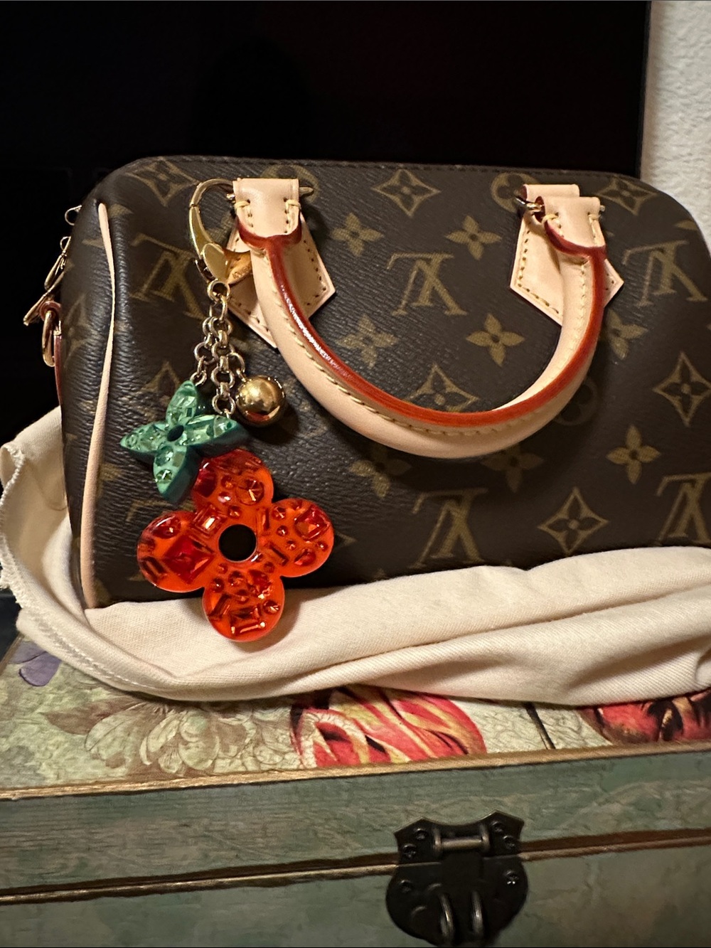 Louis Vuitton Multicolor Resin Glam Flower Key Holder And Bag Charm Authentic - Picture 4 of 4